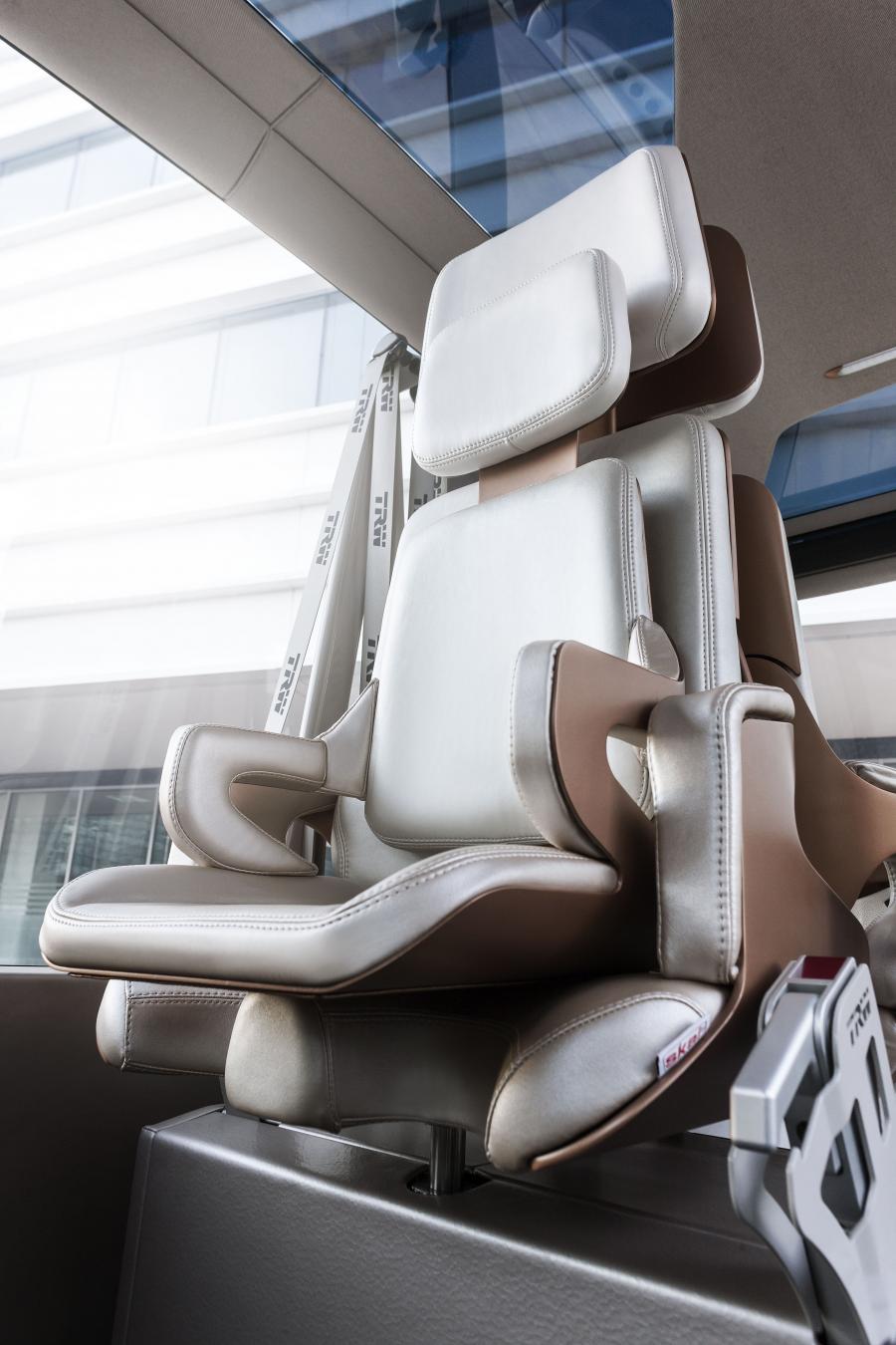Интерьер Rinspeed microMAX Concept 2013 года  (фото 12 из 60)